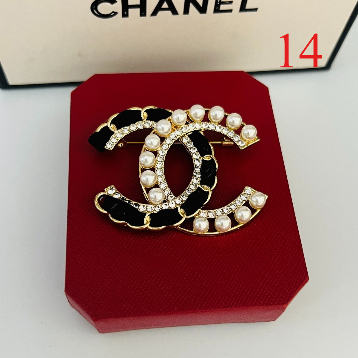 Alloy Stamped Logo Brooch,Brooches Collection、CH*NEL Series