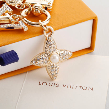 Premium Fashion Keychain Stylish Accessory、L*V Series、𝐊𝐞𝐲𝐜𝐡𝐚𝐢𝐧𝐬 & 𝐊𝐞𝐲 𝐑𝐢𝐧𝐠𝐬（𝐇）