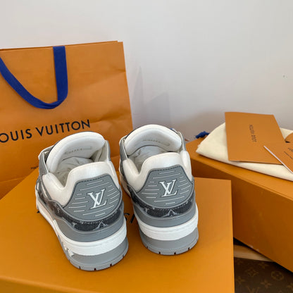 Trainer Sneaker Top Version
