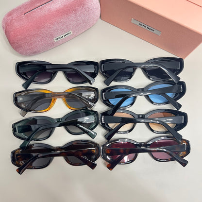 Oval Sunglasses with Thick Rounded Frames