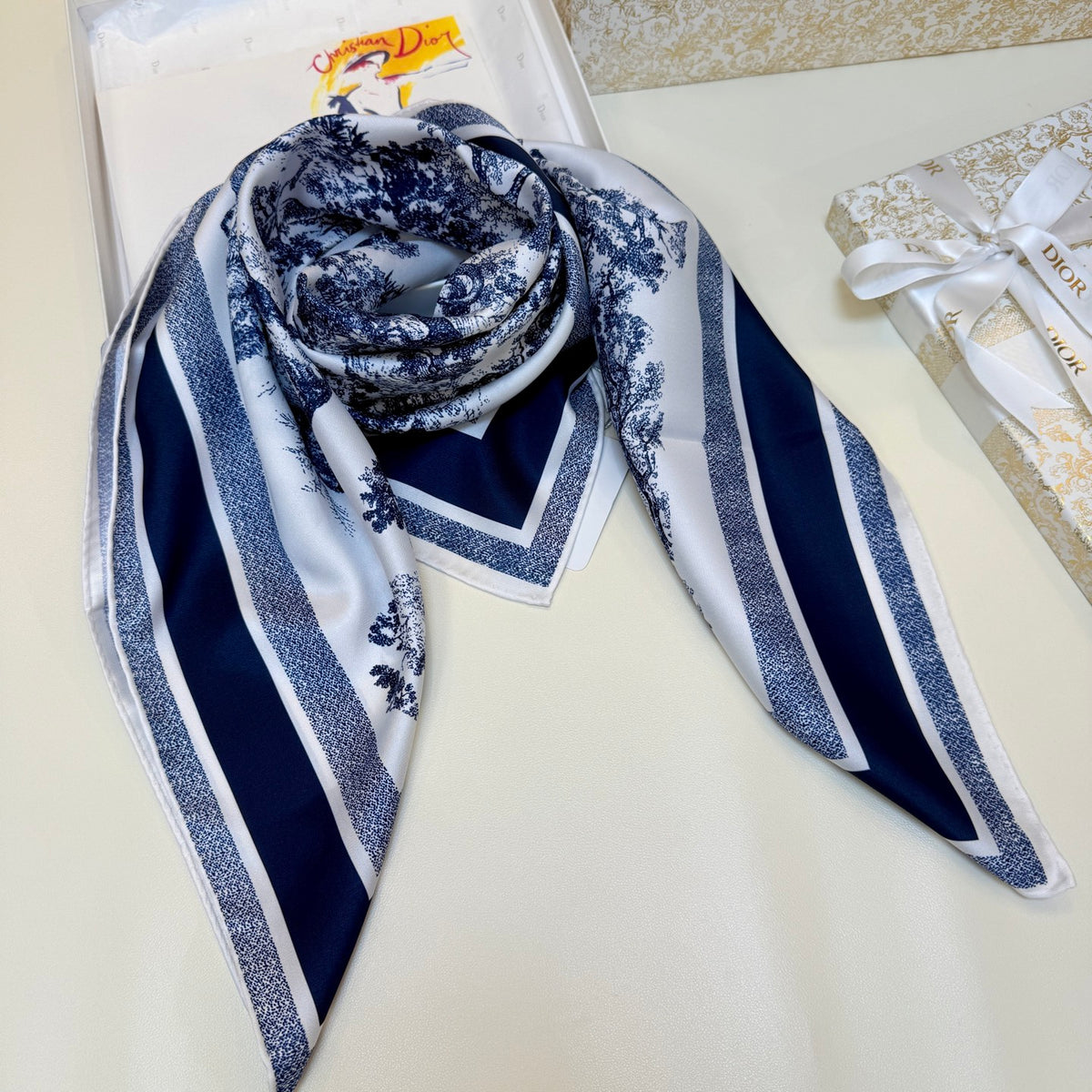 Scenic Print Colorblock Square Scarf - 90 x 90 cm
