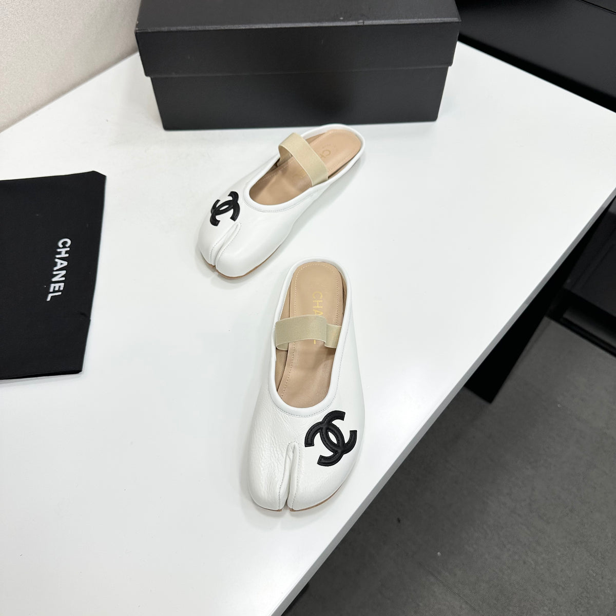 Fashion Sandals & Slippers Daily Footwear  CH*NEL Series、Fashion Sandals & Slippers