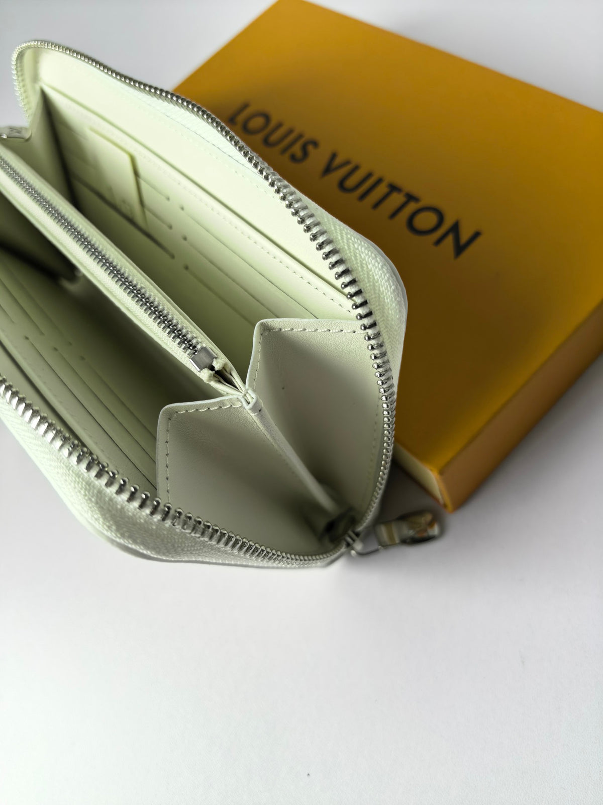 Luxury‑Inspired Trendy Wallets 005 L*V Series、Fashion Bags