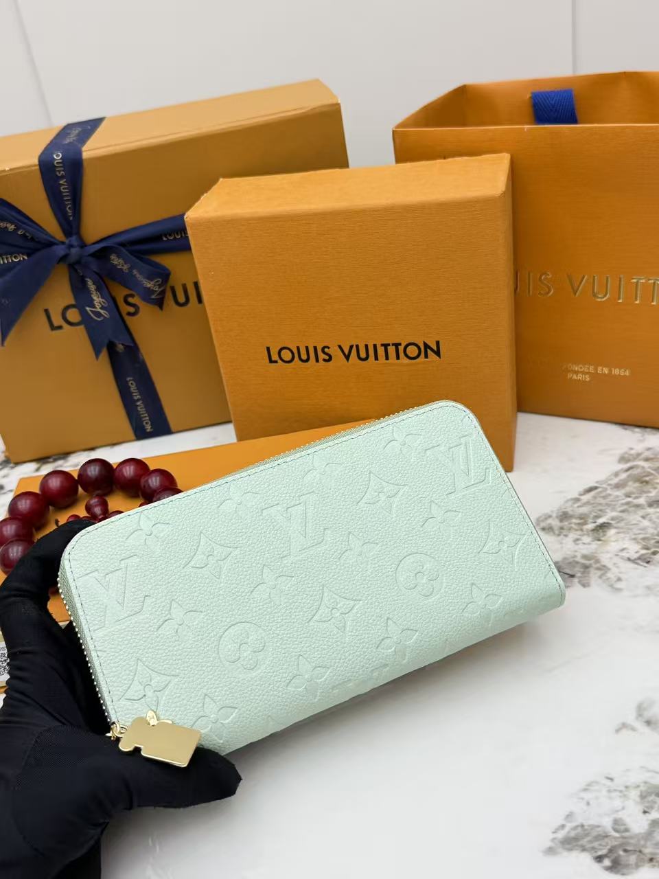 Luxury‑Inspired Trendy Wallets 037  L*V Series、Fashion Bags