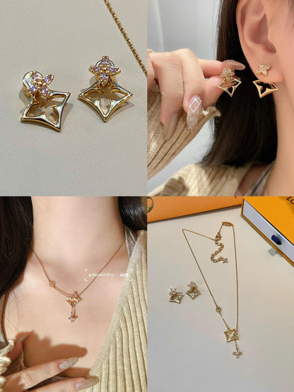 Openwork Floral Pendant Necklace