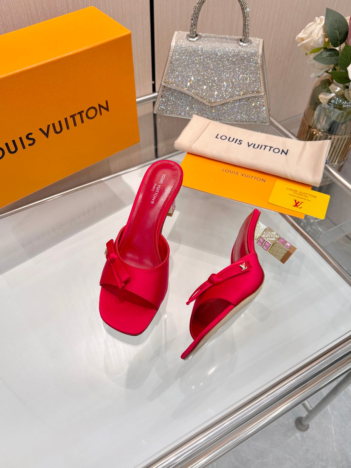 Fashion Sandals & Slippers Daily Footwear  L*V Series、Fashion Sandals & Slippers