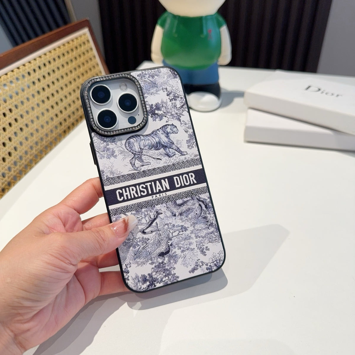 Fashion Aesthetic Shock Absorbing Protective Phone Case  D*or Series、Fashion Phone Case