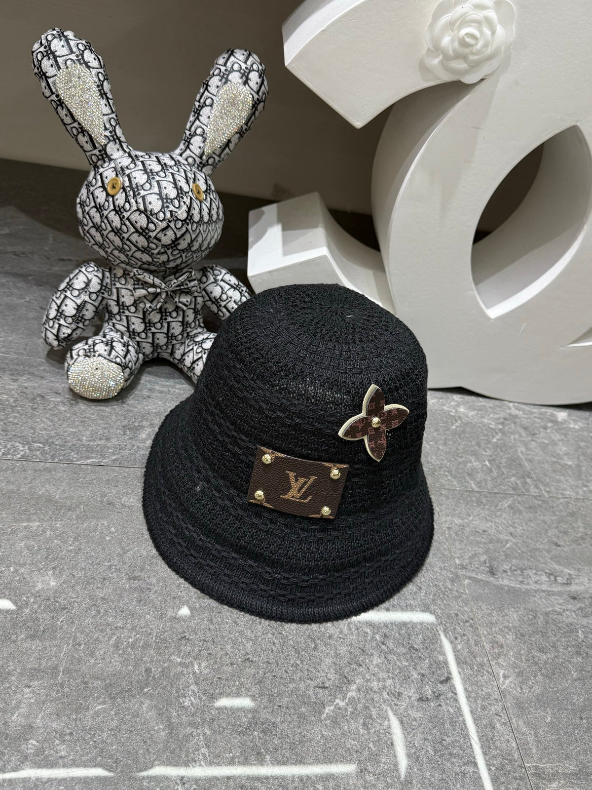Adjustable Sun Hat for Men Women Outdoor UV Protection L*V Series、Fashion Caps