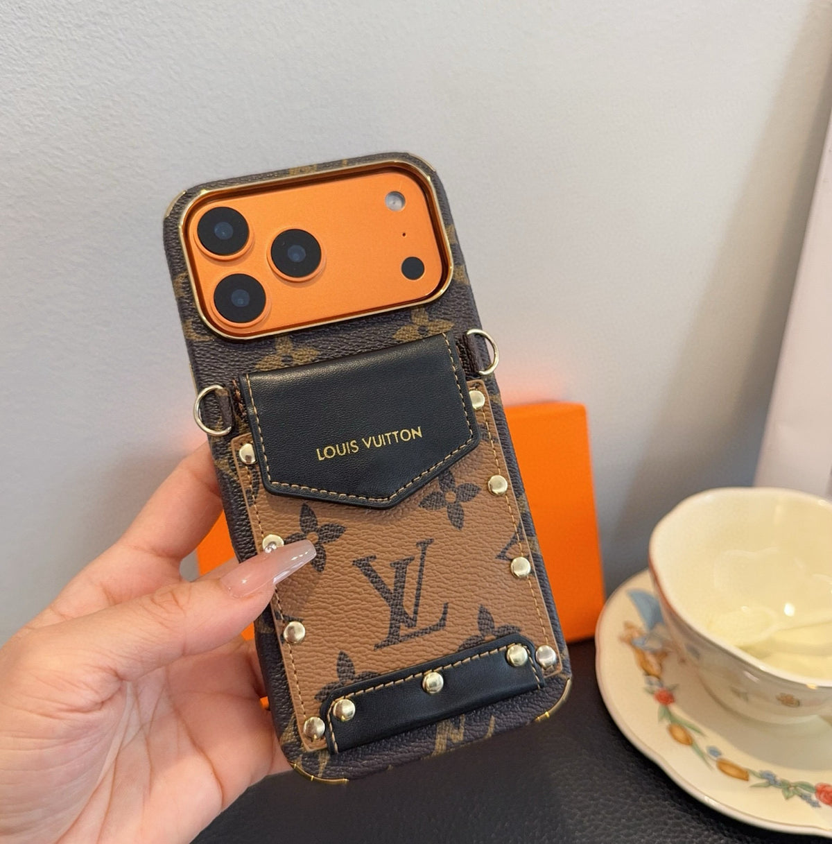 Fashion Aesthetic Shock Absorbing Protective Phone Case  L*V Series、Fashion Phone Case