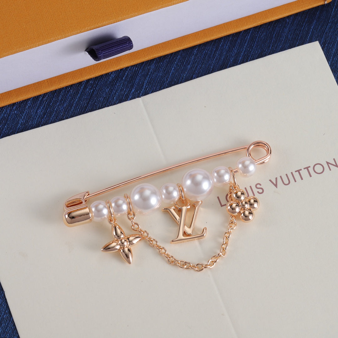 Premium Edition Brooch、Brooches Collection、L*V Series、𝐁𝐫𝐨𝐨𝐜𝐡𝐞𝐬（𝐇）