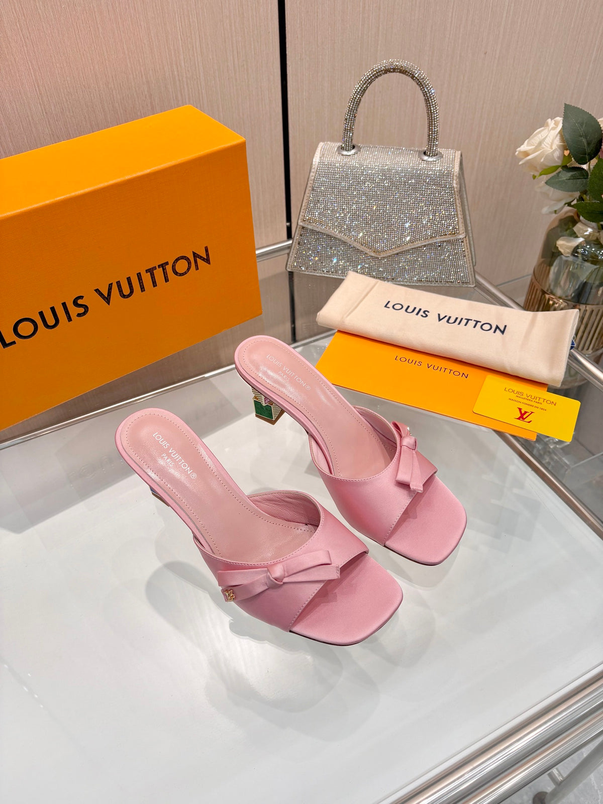 Fashion Sandals & Slippers Daily Footwear  L*V Series、Fashion Sandals & Slippers