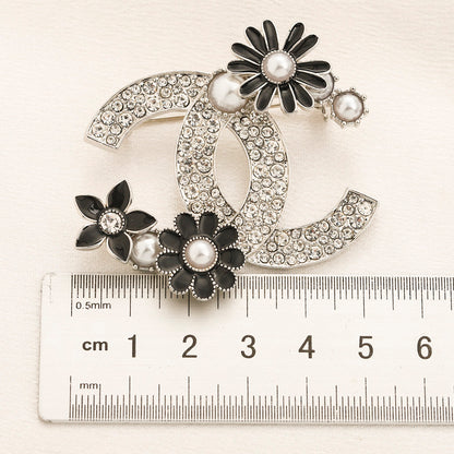 Alloy Stamped Logo Brooch,Brooches Collection、CH*NEL Series