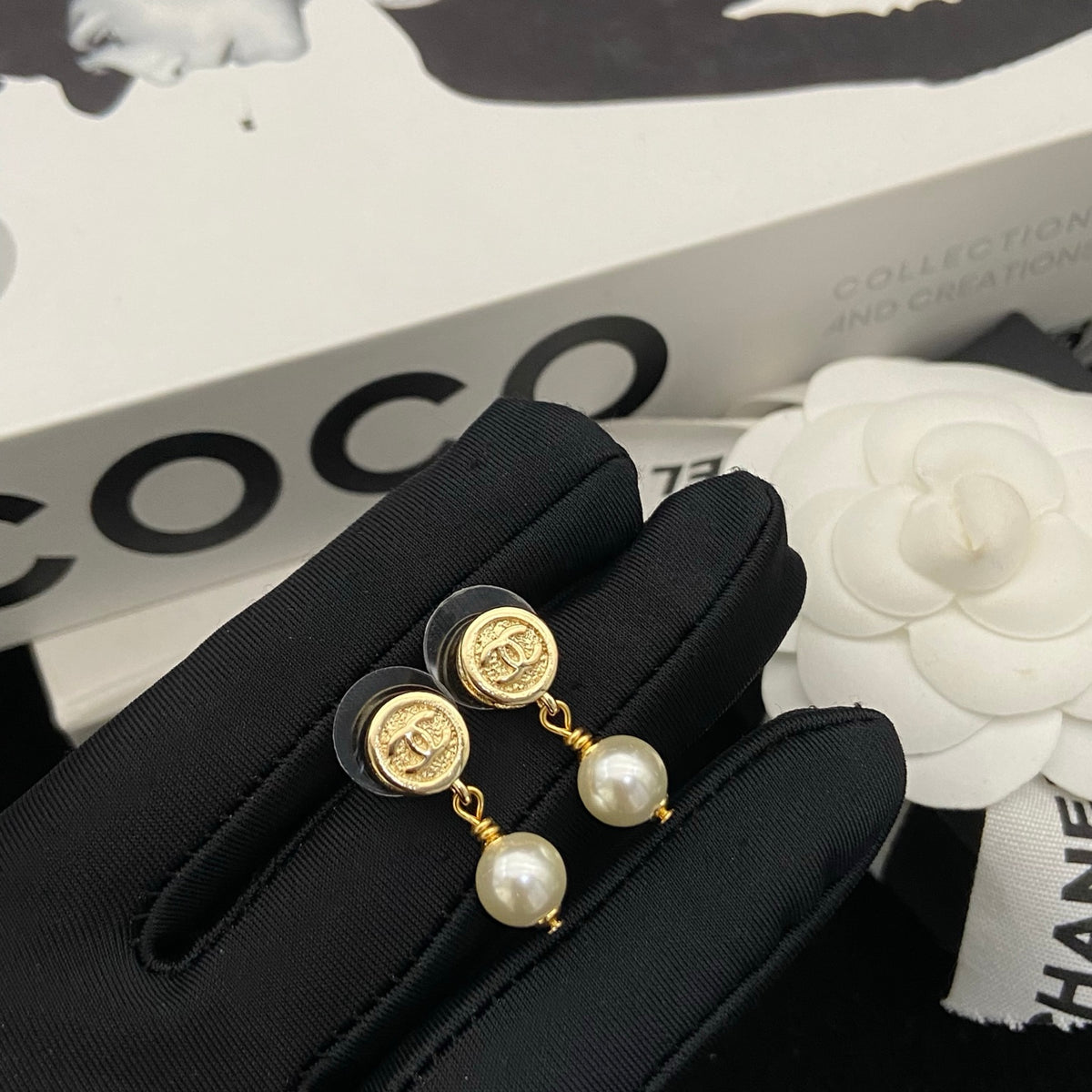 Round Medallion & Pearl-Effect Drop Earrings