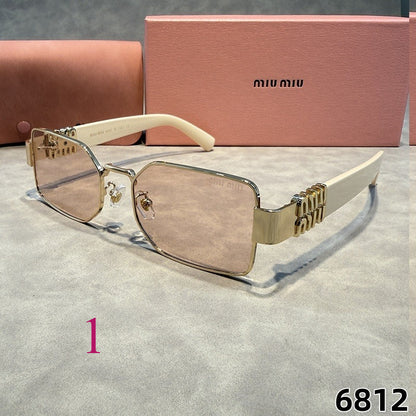 Oversized Navigator Sunglasses with Squared Lenses