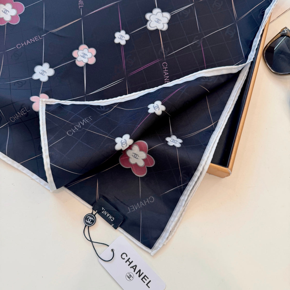 Floral Diamond Lattice Square Scarf - 90 x 90 cm