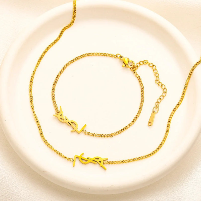 Schmuckset aus 304er Edelstahl: Ohrringe, Armband, Halskette