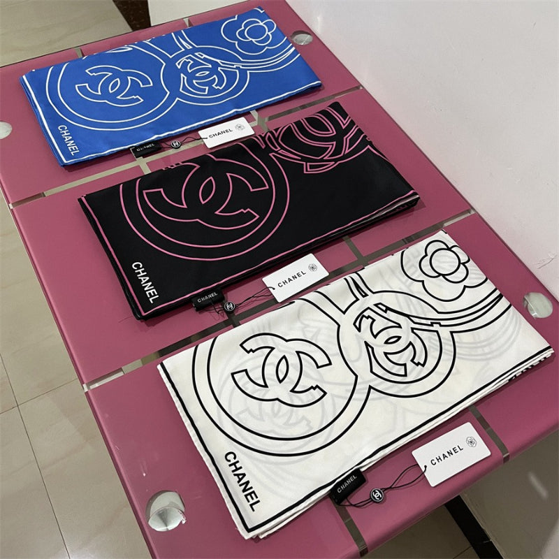 Outline Interlocking-C Square Scarf - 90 x 90 cm