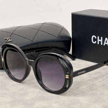 Oversized Round Sunglasses with Layered Rim Detail