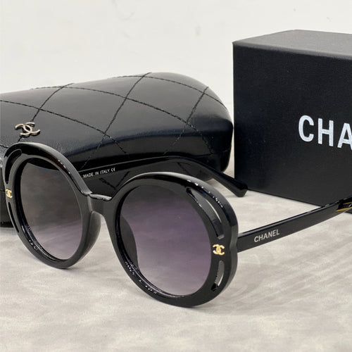 Oversized Round Sunglasses with Layered Rim Detail