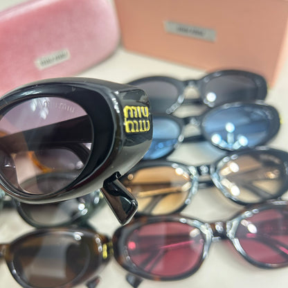 Oval Sunglasses with Thick Rounded Frames