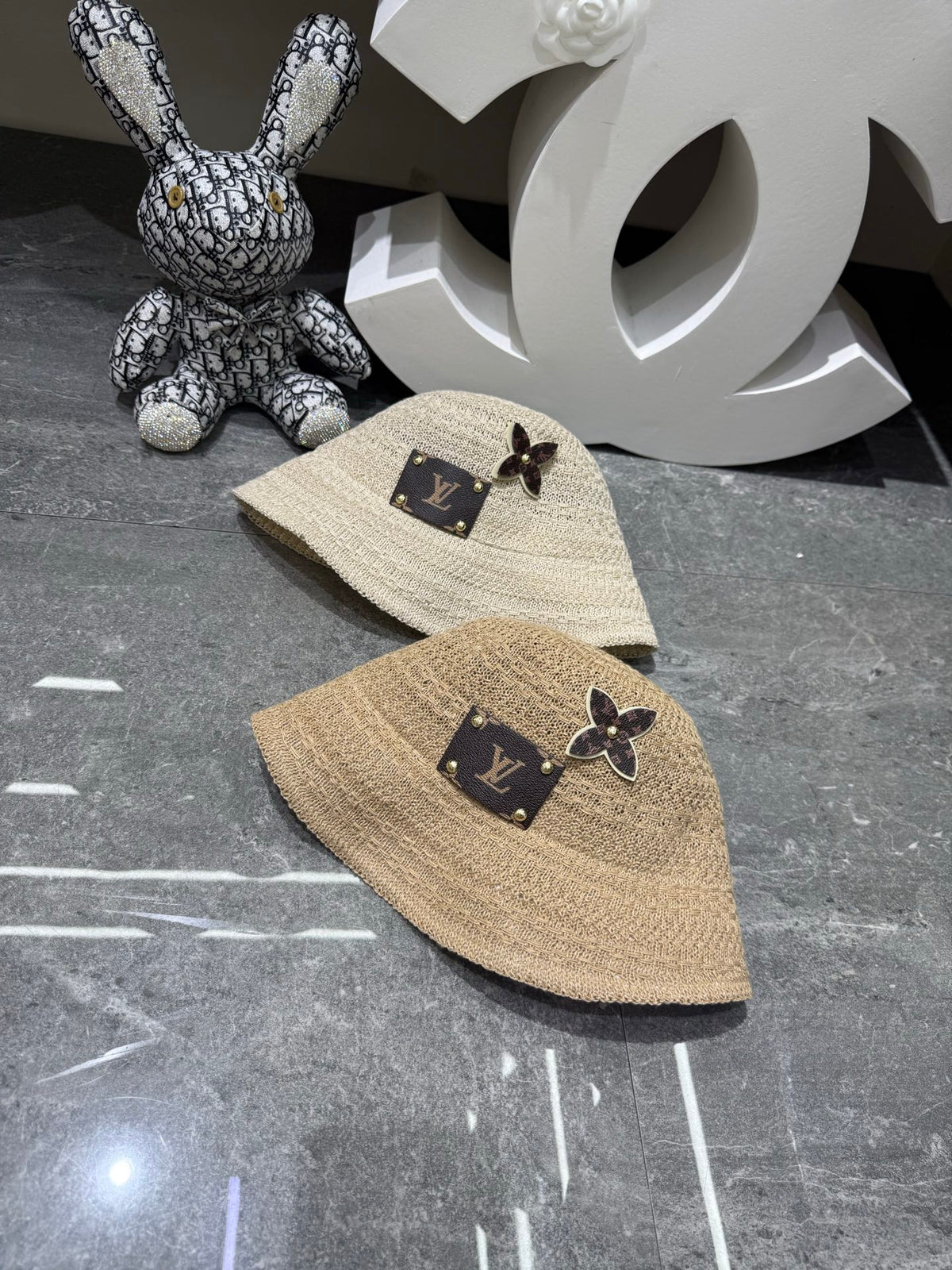 Adjustable Sun Hat for Men Women Outdoor UV Protection L*V Series、Fashion Caps