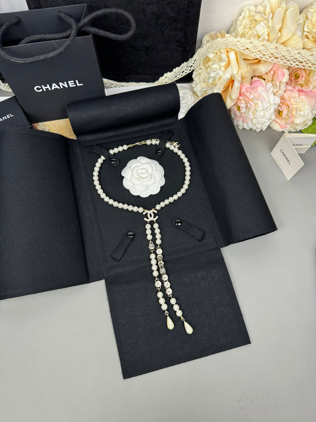 Pearl-Look Beaded Choker with Double Tassel