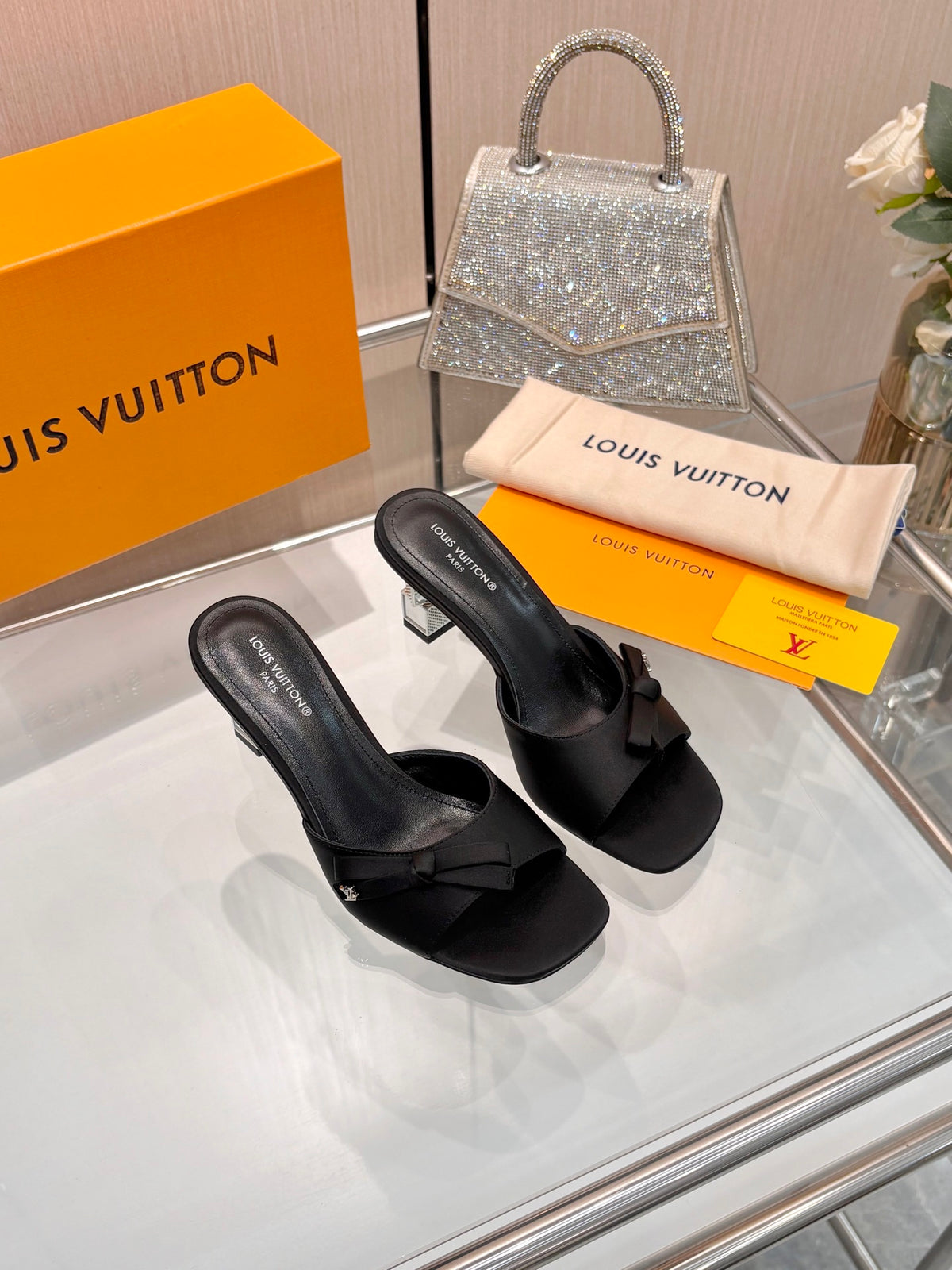 Fashion Sandals & Slippers Daily Footwear  L*V Series、Fashion Sandals & Slippers