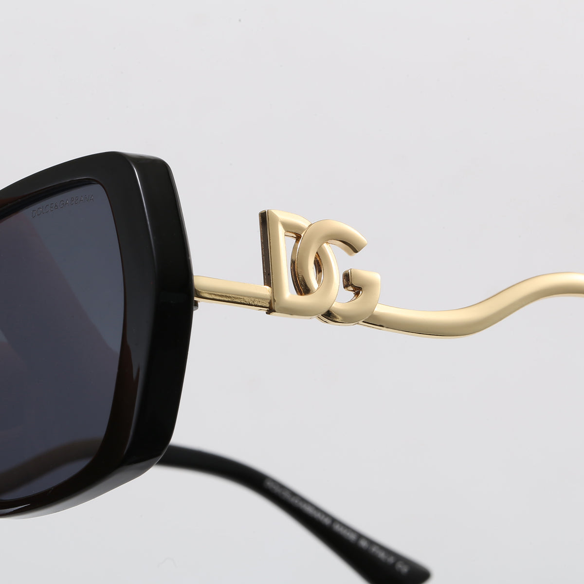 Oversized Rounded Sunglasses with Metal Logo Temples