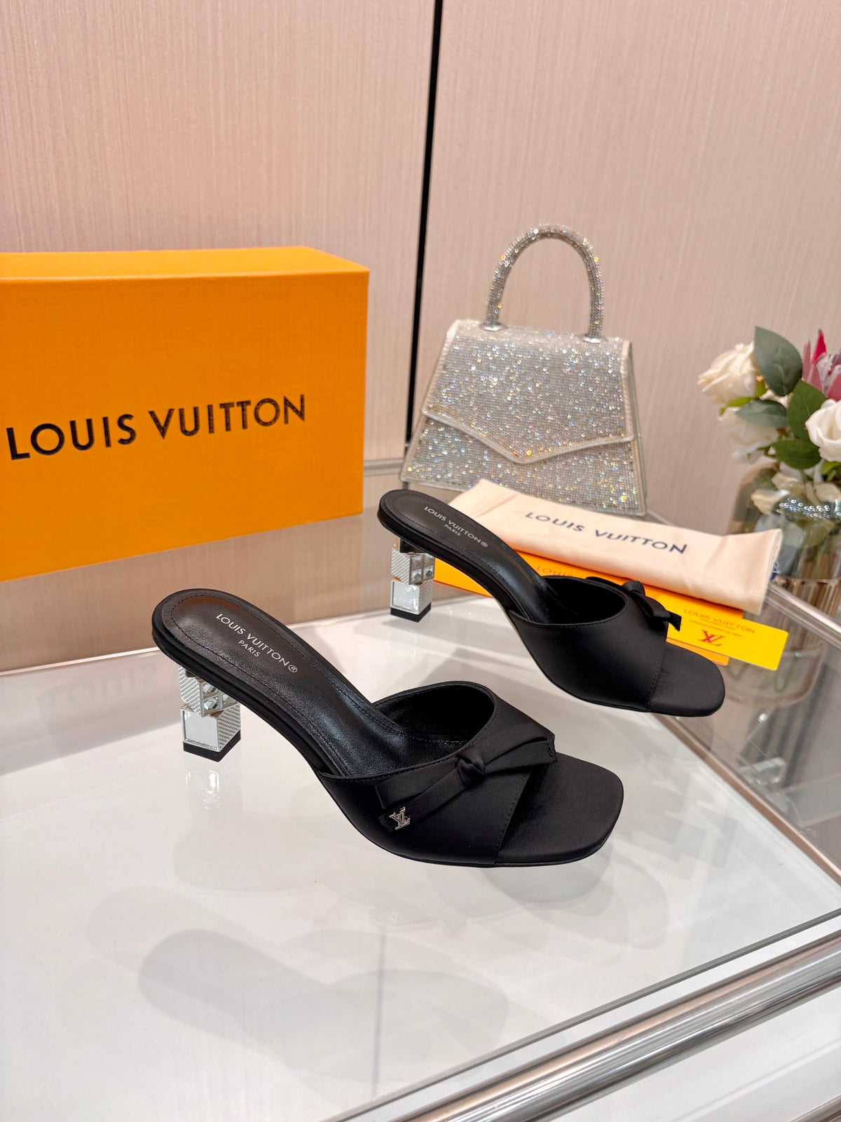 Fashion Sandals & Slippers Daily Footwear  L*V Series、Fashion Sandals & Slippers