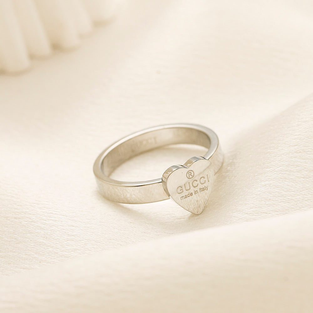 Ring aus Edelstahl 304 mit gestanztem Logo