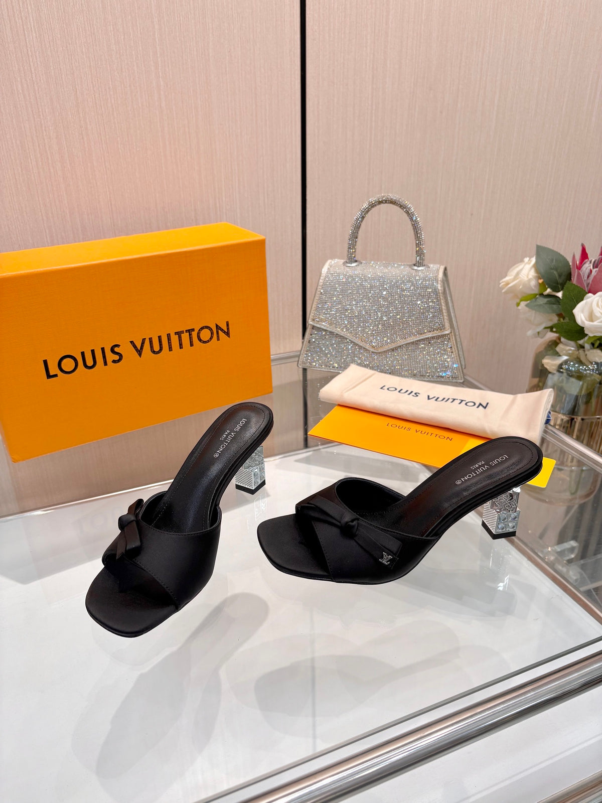 Fashion Sandals & Slippers Daily Footwear  L*V Series、Fashion Sandals & Slippers