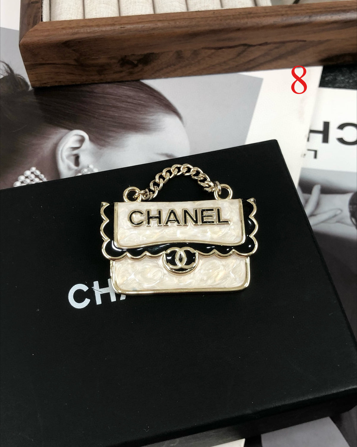 Alloy Stamped Logo Brooch,Brooches Collection、CH*NEL Series