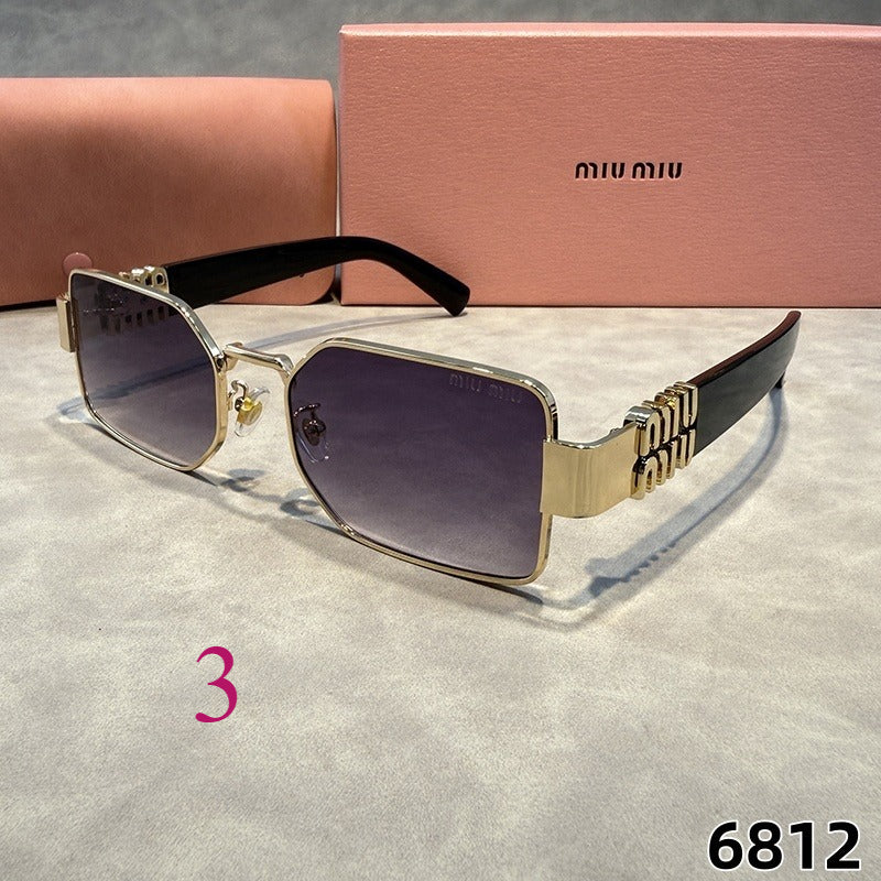 Oversized Navigator Sunglasses with Squared Lenses