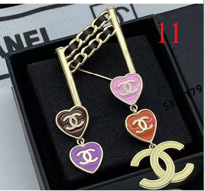 Alloy Stamped Logo Brooch,Brooches Collection、CH*NEL Series