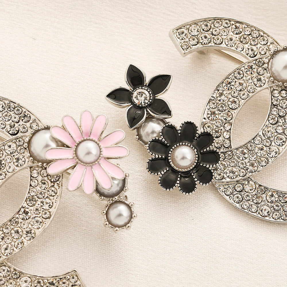 Alloy Stamped Logo Brooch,Brooches Collection、CH*NEL Series