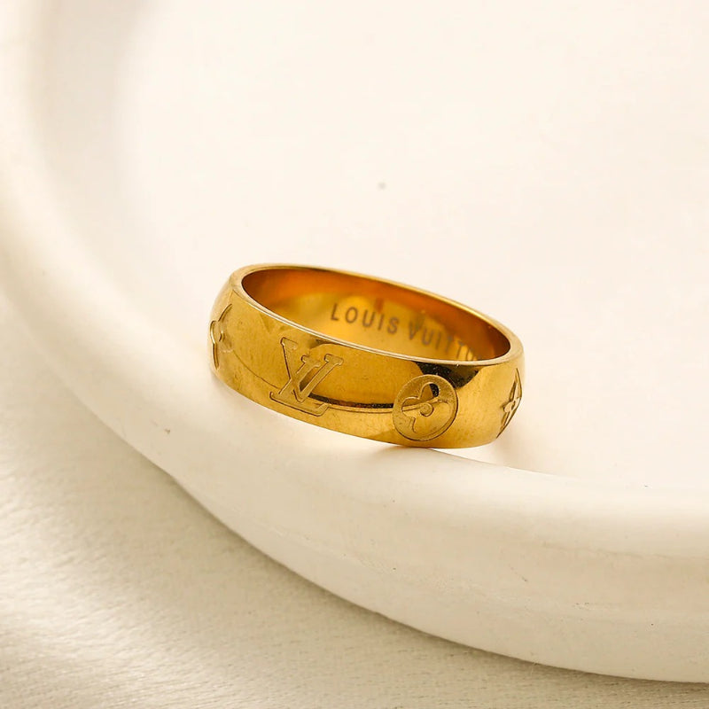 Ring aus Edelstahl 304 mit gestanztem Logo