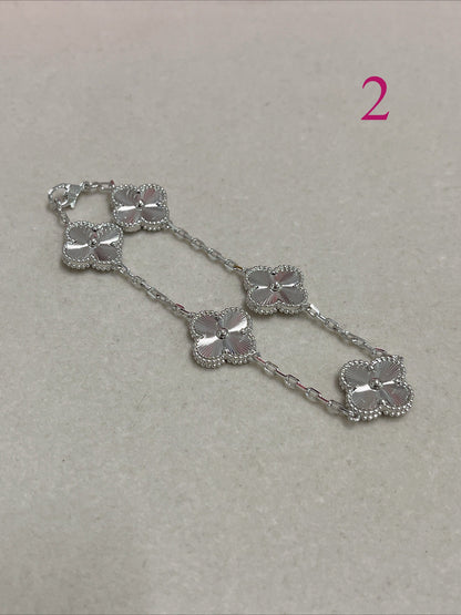 Rounded Quatrefoil Chain Bracelet