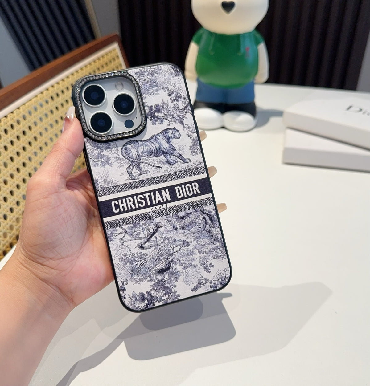 Fashion Aesthetic Shock Absorbing Protective Phone Case  D*or Series、Fashion Phone Case
