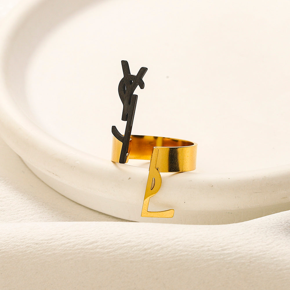 Schmuckset aus Ohrringen, Ring und Halskette aus Edelstahl 304