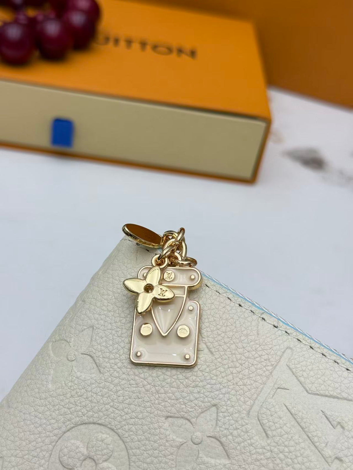 Luxury‑Inspired Trendy Wallets 037  L*V Series、Fashion Bags