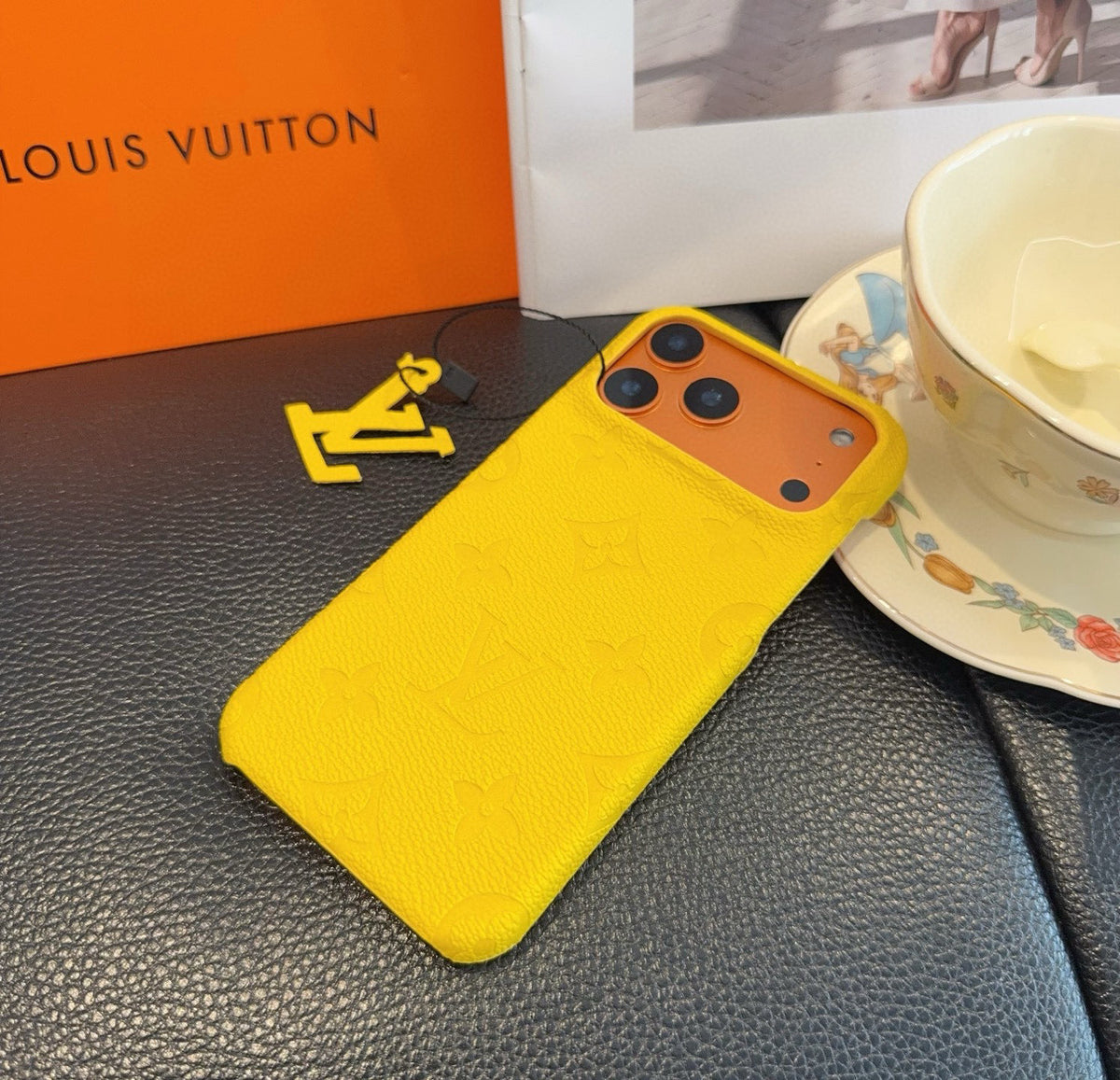 Fashion Aesthetic Shock Absorbing Protective Phone Case  L*V Series、Fashion Phone Case