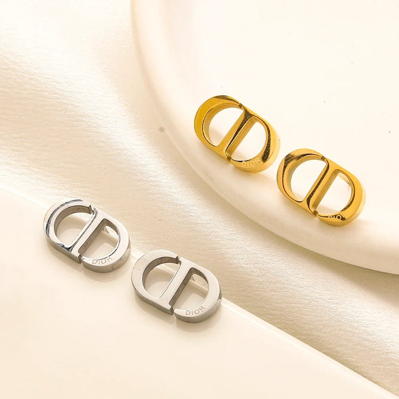 Ohrring aus Edelstahl 304 mit gestanztem Logo