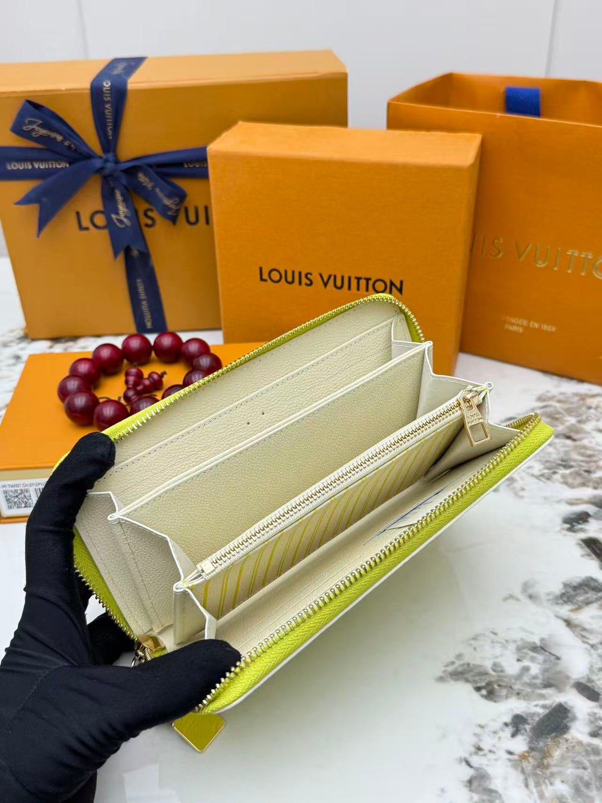 Luxury‑Inspired Trendy Wallets 037  L*V Series、Fashion Bags