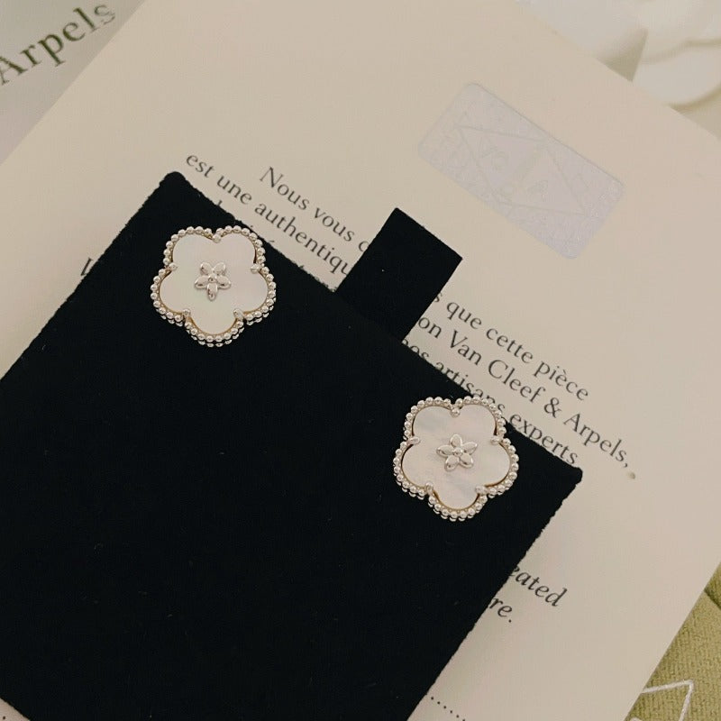 Beaded Outline Flower Stud Earrings