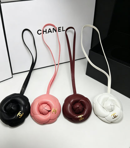 Premium Fashion Keychain Stylish Accessory、CH*NEL Series、𝐊𝐞𝐲𝐜𝐡𝐚𝐢𝐧𝐬 & 𝐊𝐞𝐲 𝐑𝐢𝐧𝐠𝐬（𝐇）