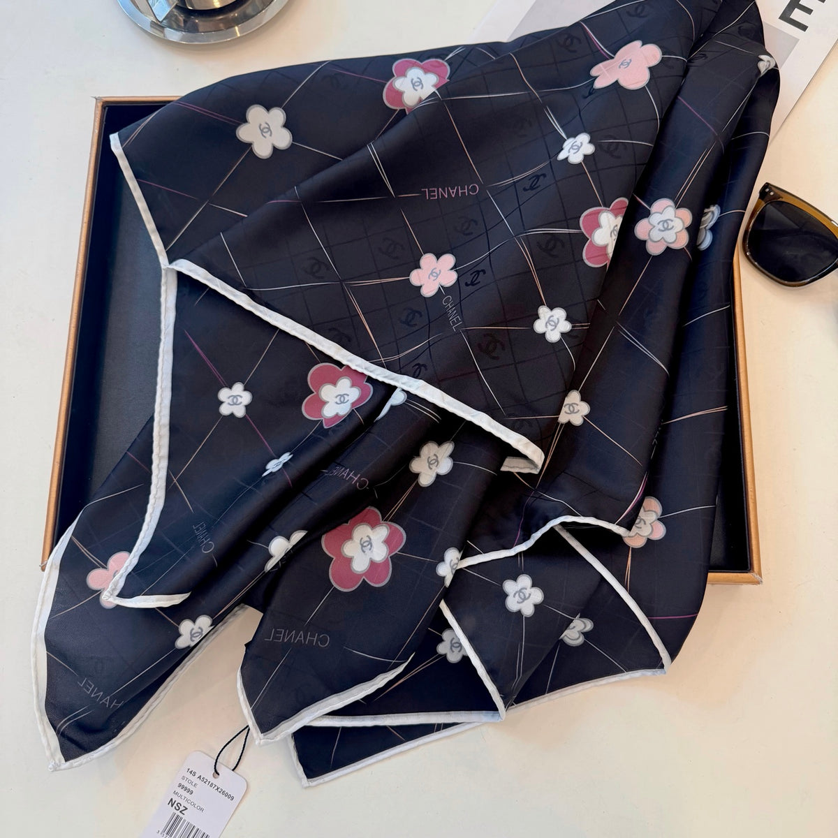 Floral Diamond Lattice Square Scarf - 90 x 90 cm
