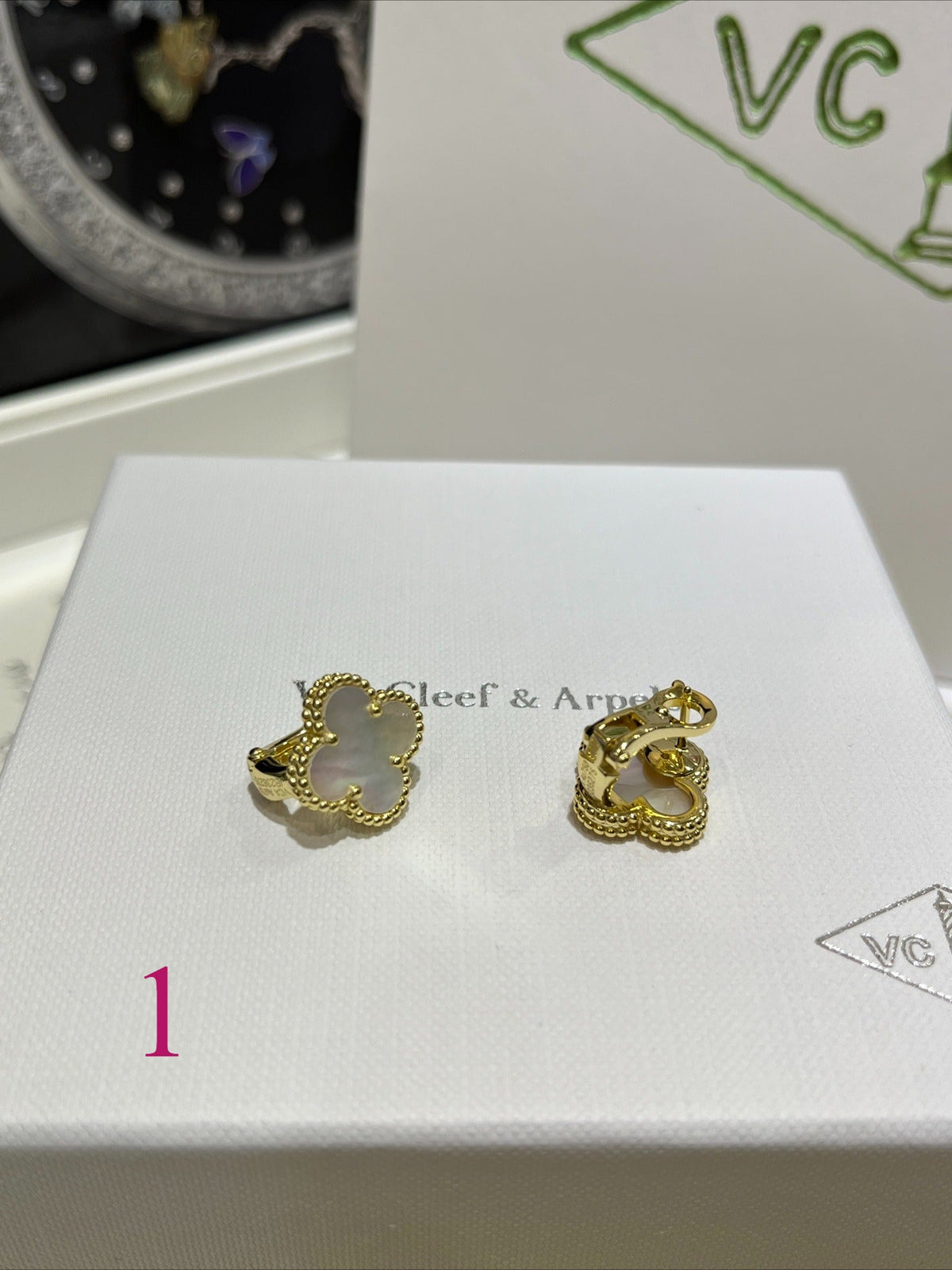 Rounded Quatrefoil Stud Earrings