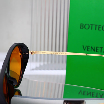 Classic Teardrop Aviator Sunglasses