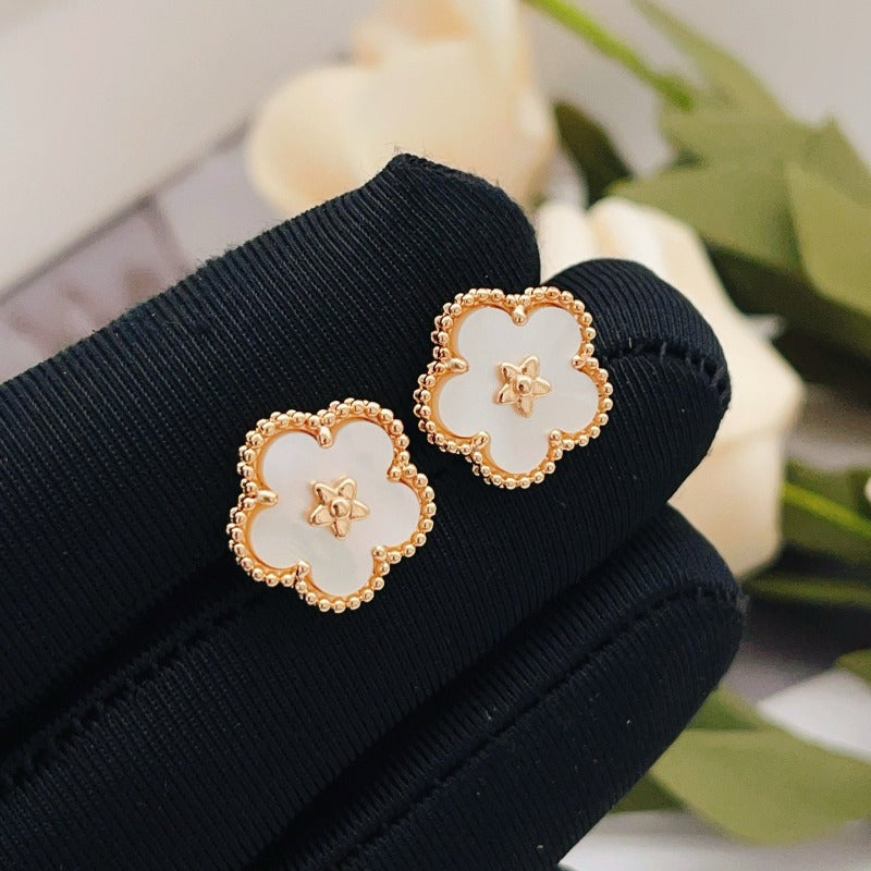 Beaded Outline Flower Stud Earrings
