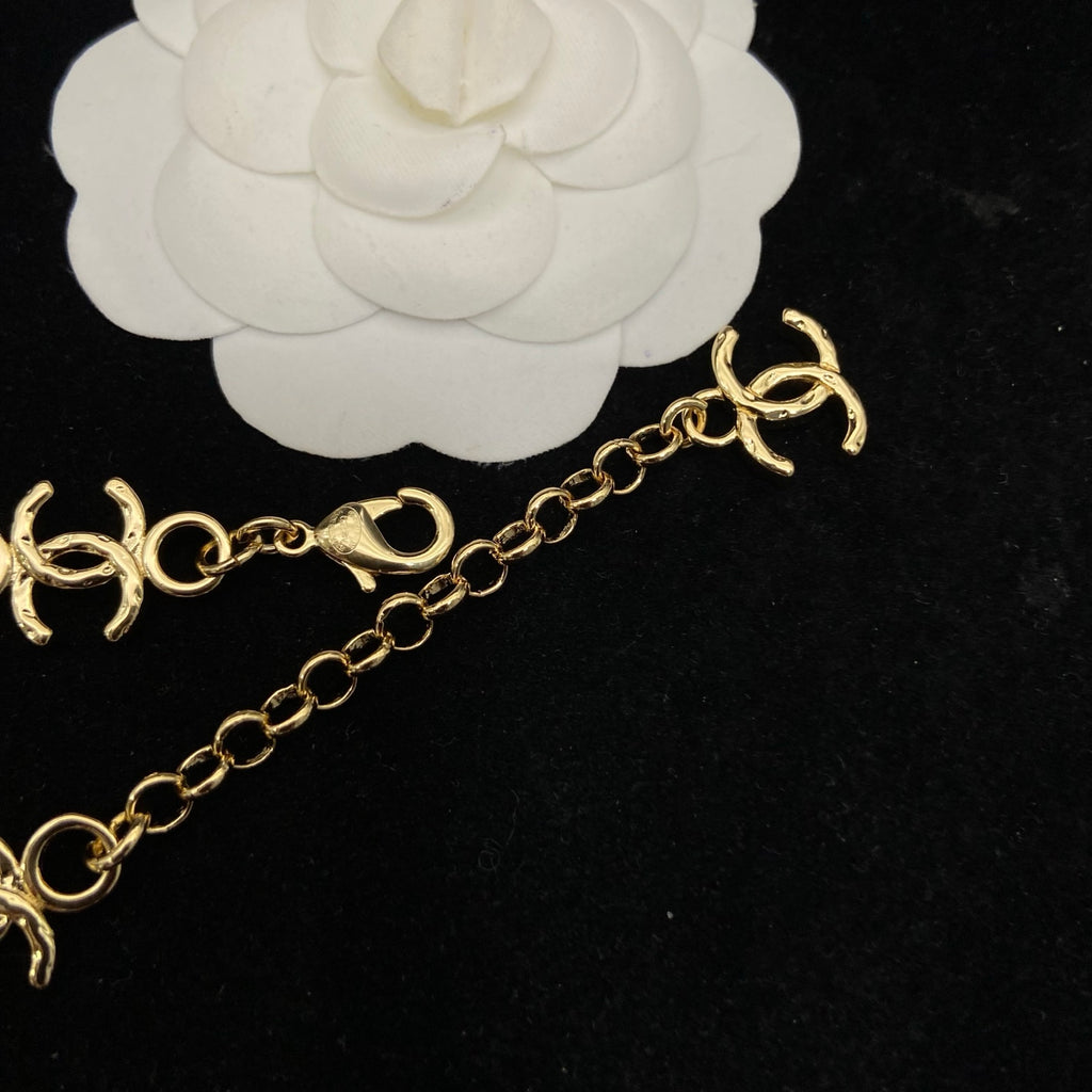 Two-Tone Bow Motif Choker